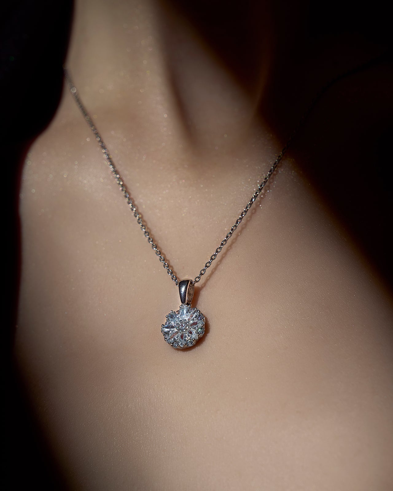 Bloom White Zircon Necklace